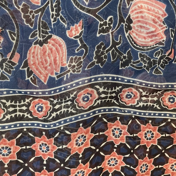 Velvet by Graham and Spencer Sheer Top Pattern S - Picture 6 of 10